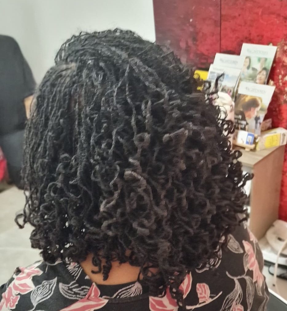 Sisterlocks retightening session by Locks by Rose